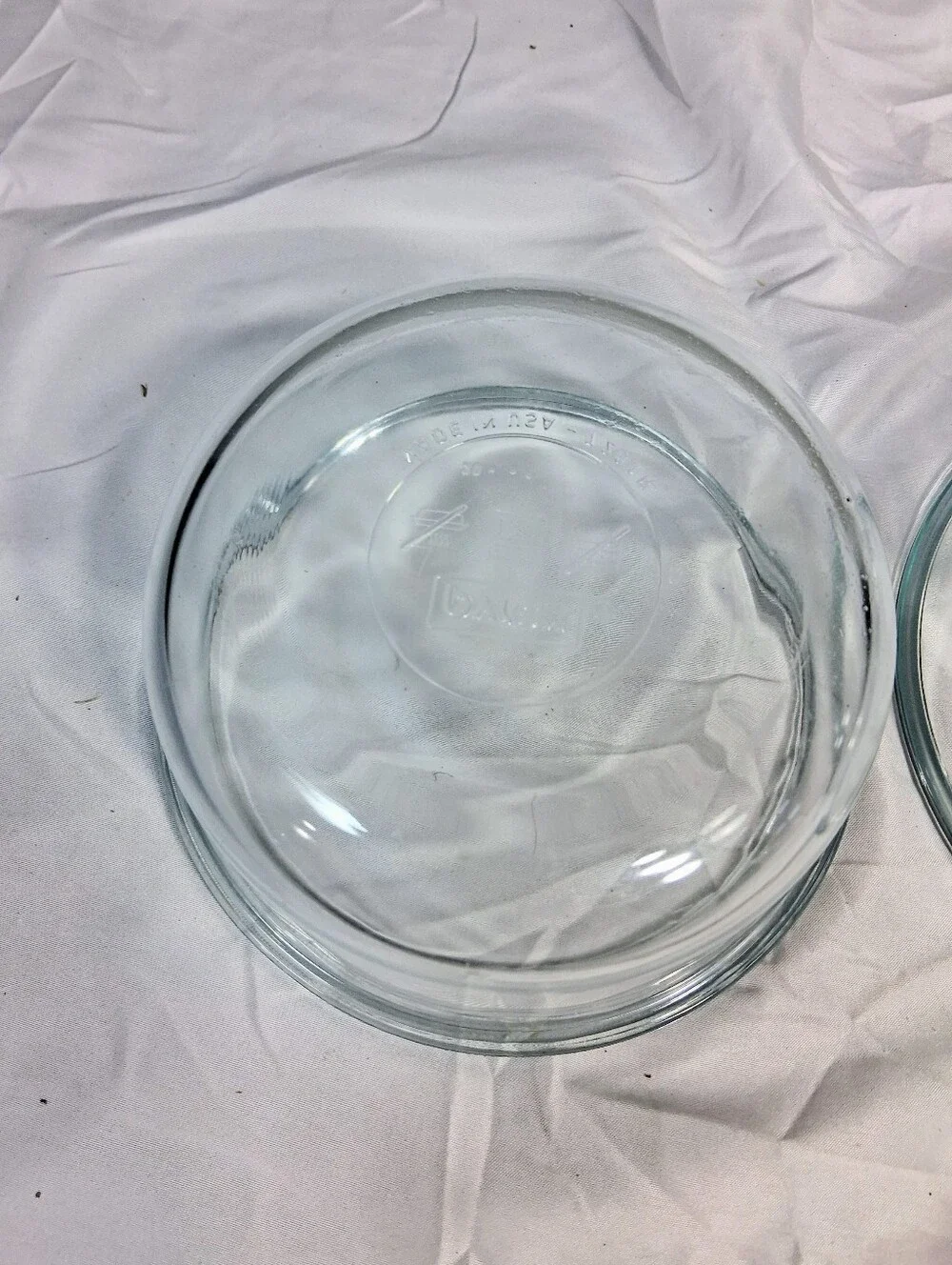 Pair Of Pyrex 4 Cup #7201R Snapware Total Solutions Bowls